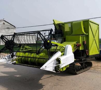 由于小型玉米青儲機皮帶由摩擦驅(qū)動，因此無法防止皮帶和皮帶輪之間的摩擦